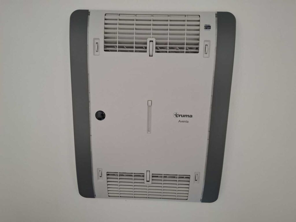 Adria Twin Supreme 640 SGX 2020 Harmaa