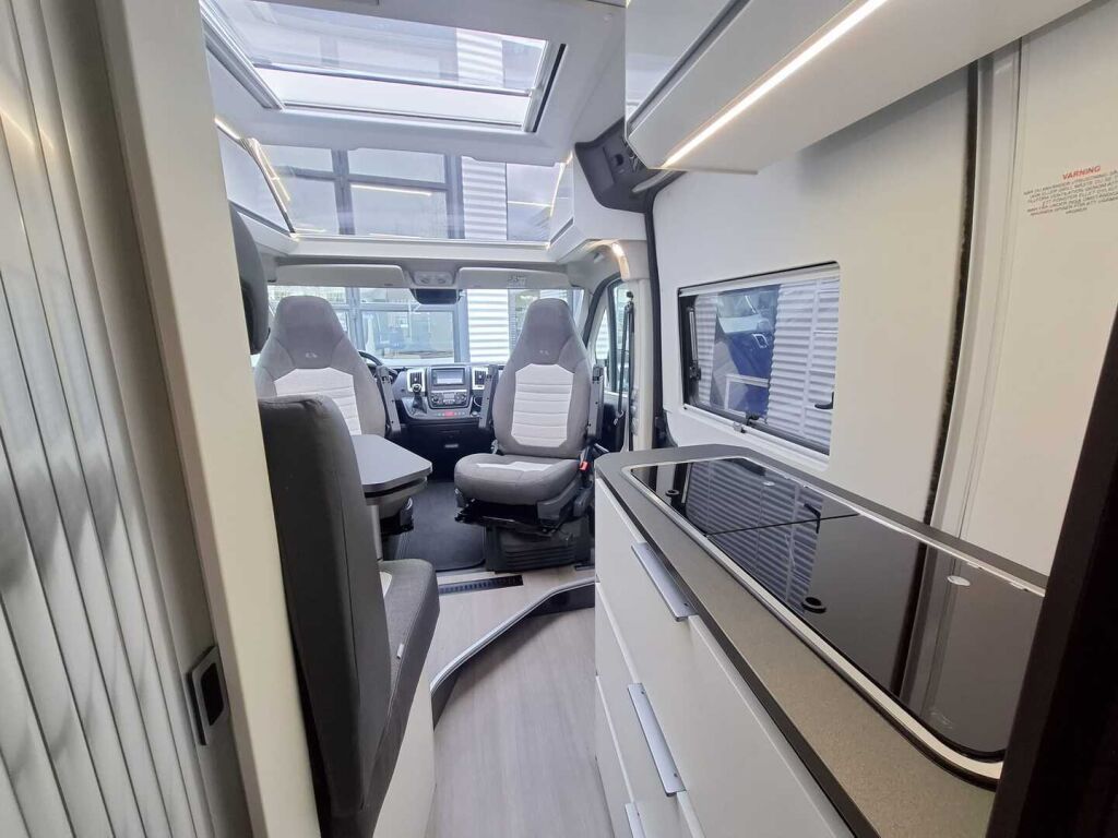 Adria Twin Supreme 640 SGX 2020 Harmaa