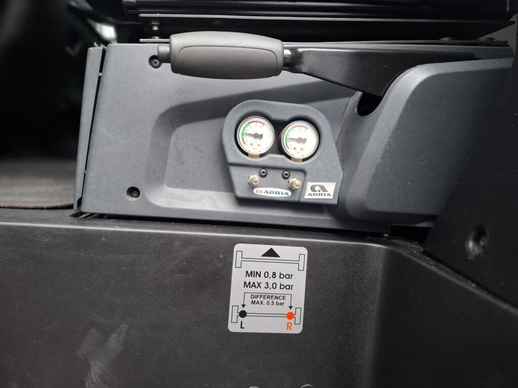 Adria Twin Supreme 640 SGX 2020 Harmaa