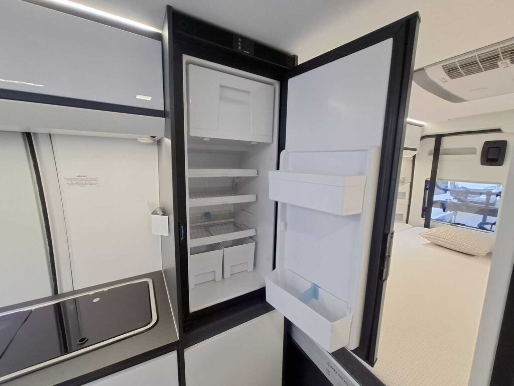 Adria Twin Supreme 640 SGX 2020 Harmaa