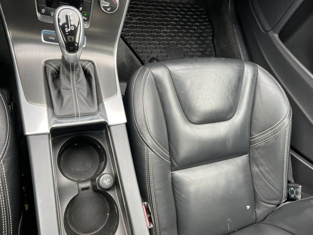 Volvo V60 2014 Harmaa