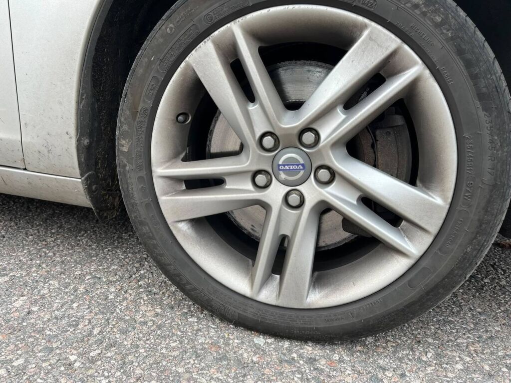 Volvo V60 2014 Harmaa