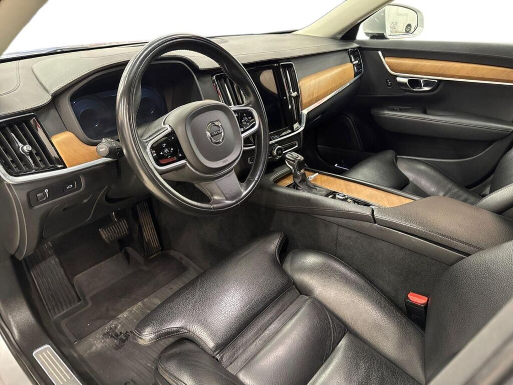 Volvo V90 2020 Harmaa