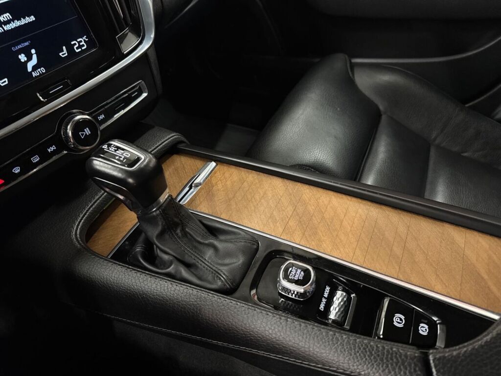 Volvo V90 2020 Harmaa
