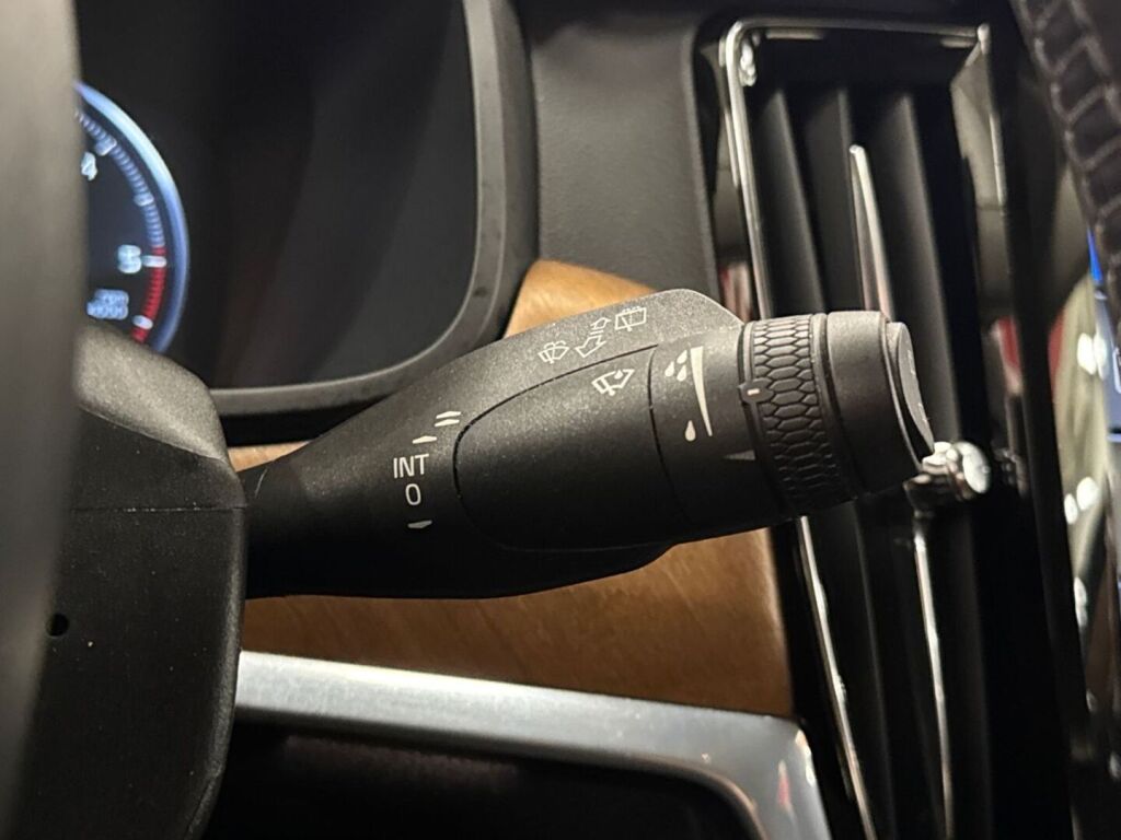 Volvo V90 2020 Harmaa