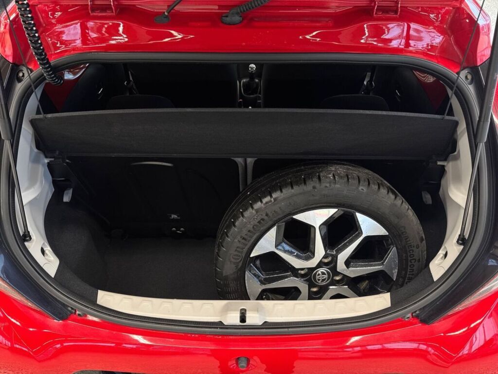 Toyota AYGO 2020 Punainen