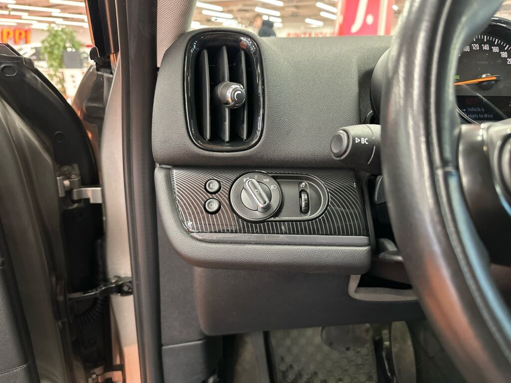 Mini Countryman 2019 Harmaa