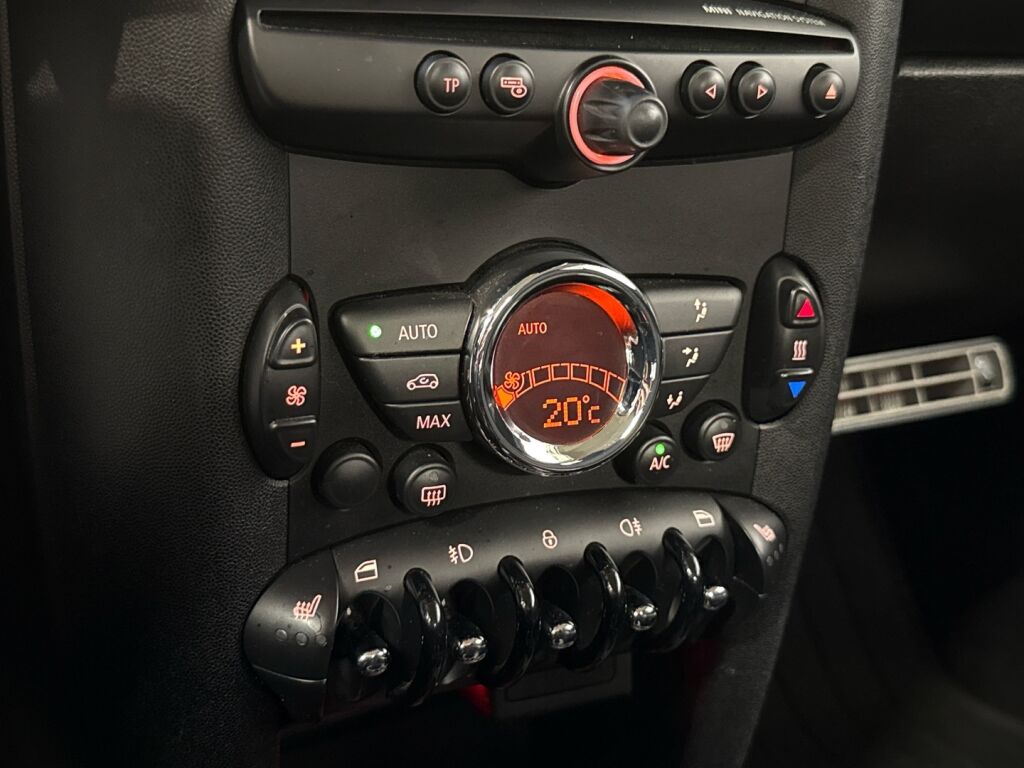 Mini Hatchback 2013 Musta