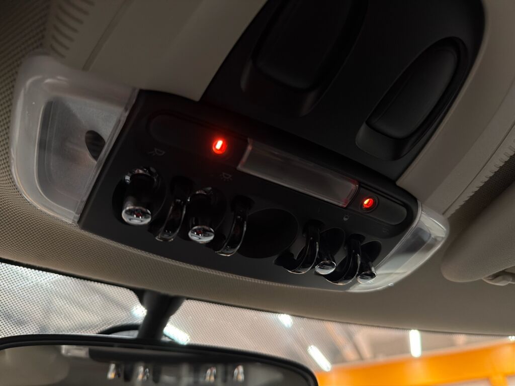 Mini Cooper 2016 Oranssi