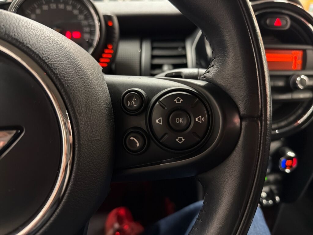 Mini Cooper 2016 Oranssi