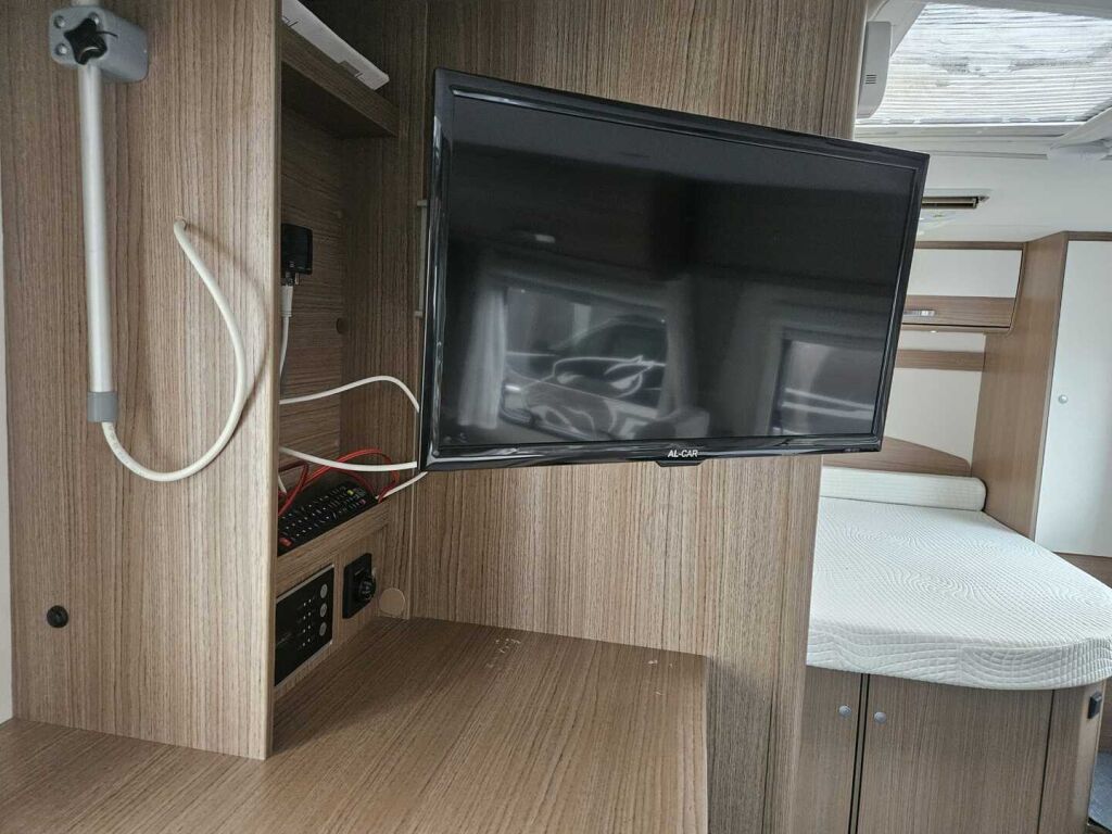 Carado T 339 2019 Valkoinen