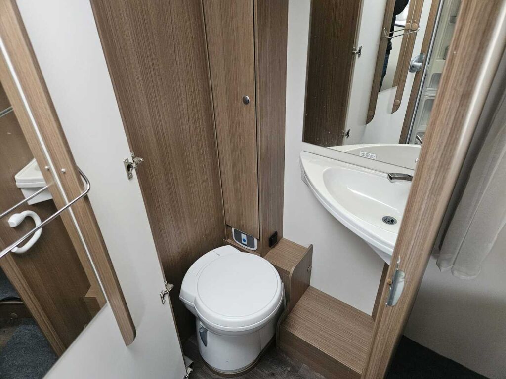 Carado T 339 2019 Valkoinen