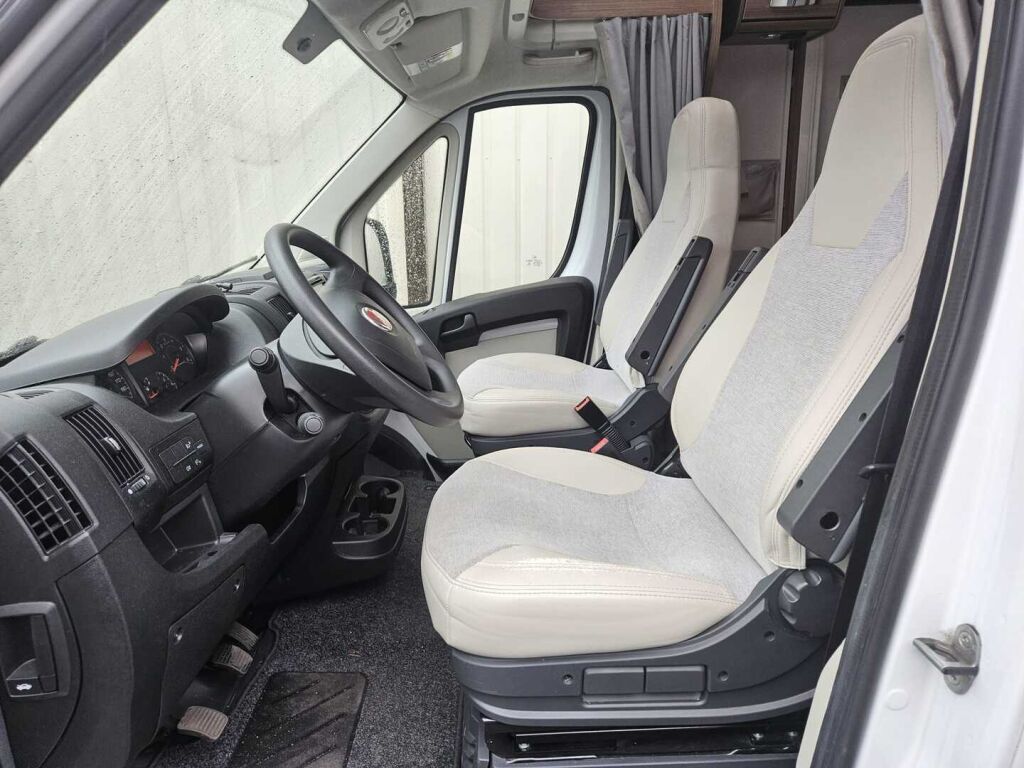 Carado T 339 2019 Valkoinen