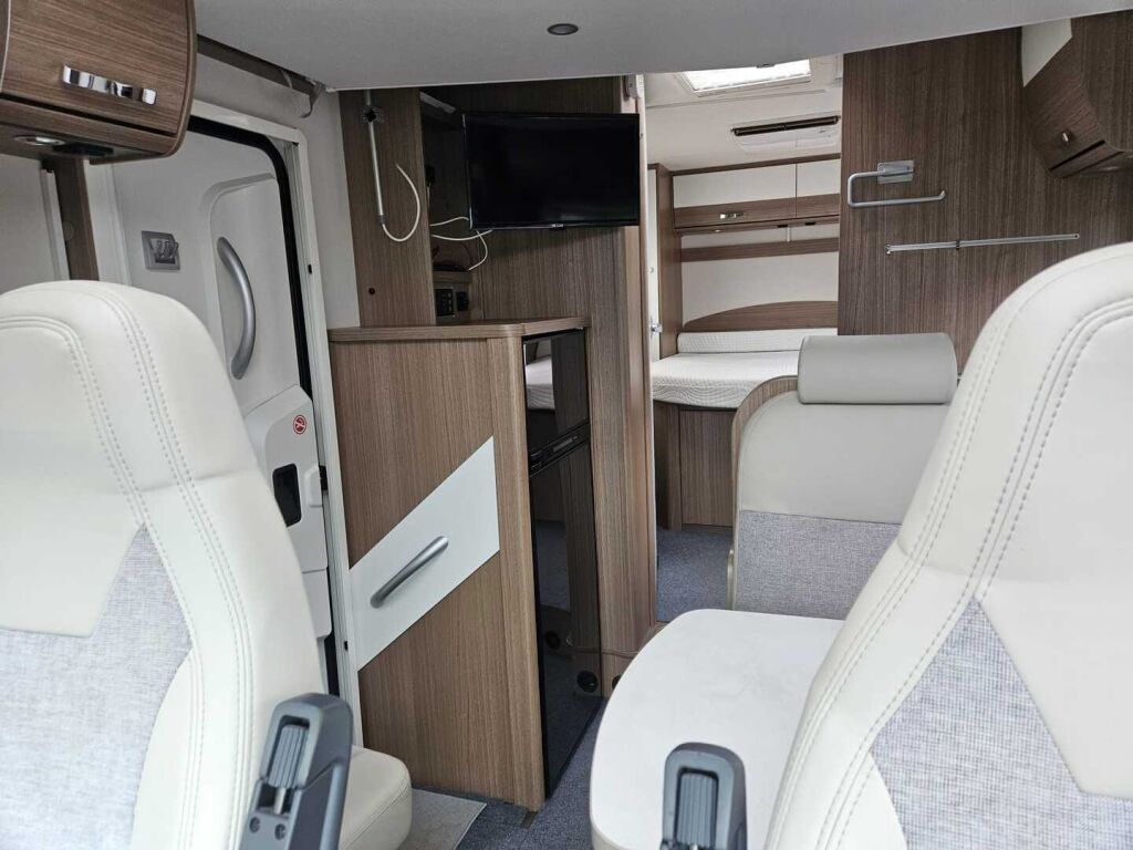 Carado T 339 2019 Valkoinen