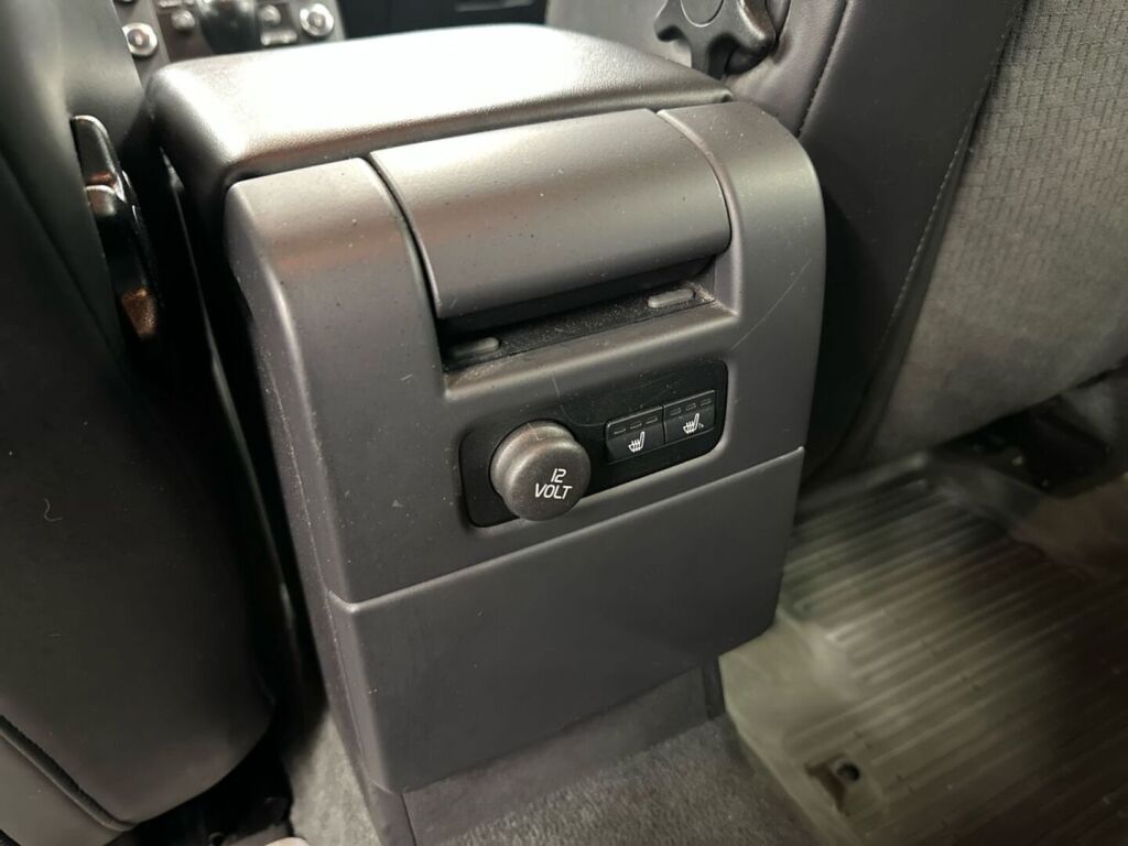 Volvo V70 2009 Harmaa