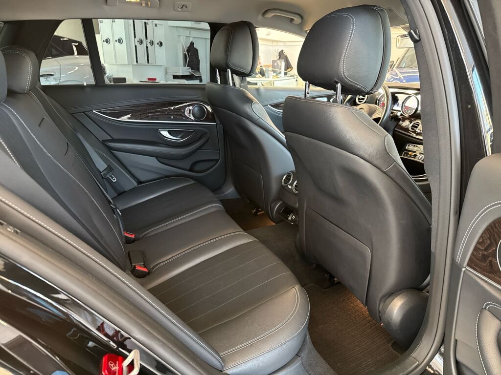 Mercedes-Benz E 2017 Musta