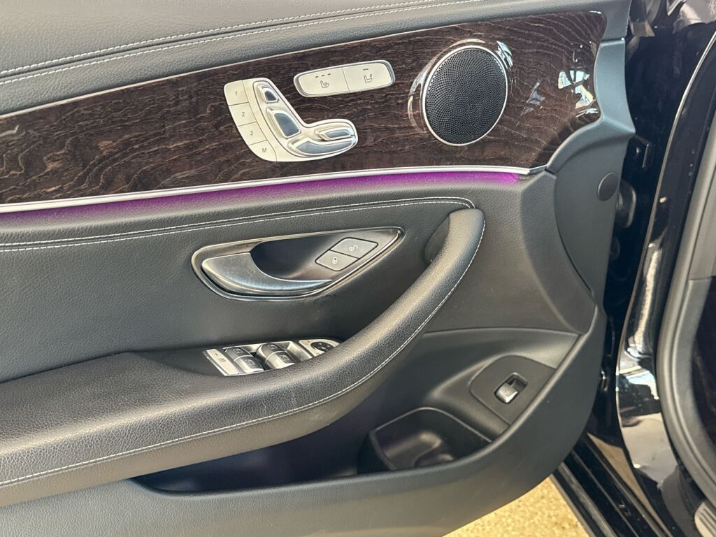 Mercedes-Benz E 2017 Musta