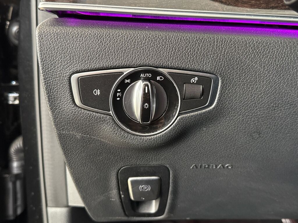 Mercedes-Benz E 2017 Musta