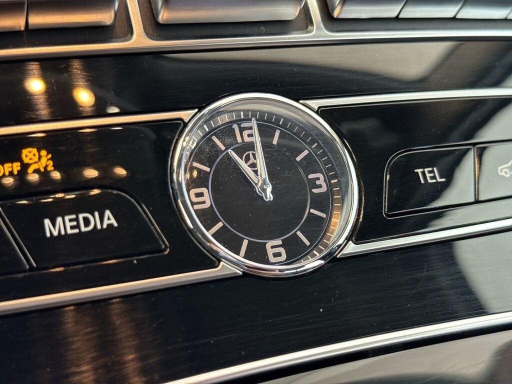 Mercedes-Benz E 2017 Musta