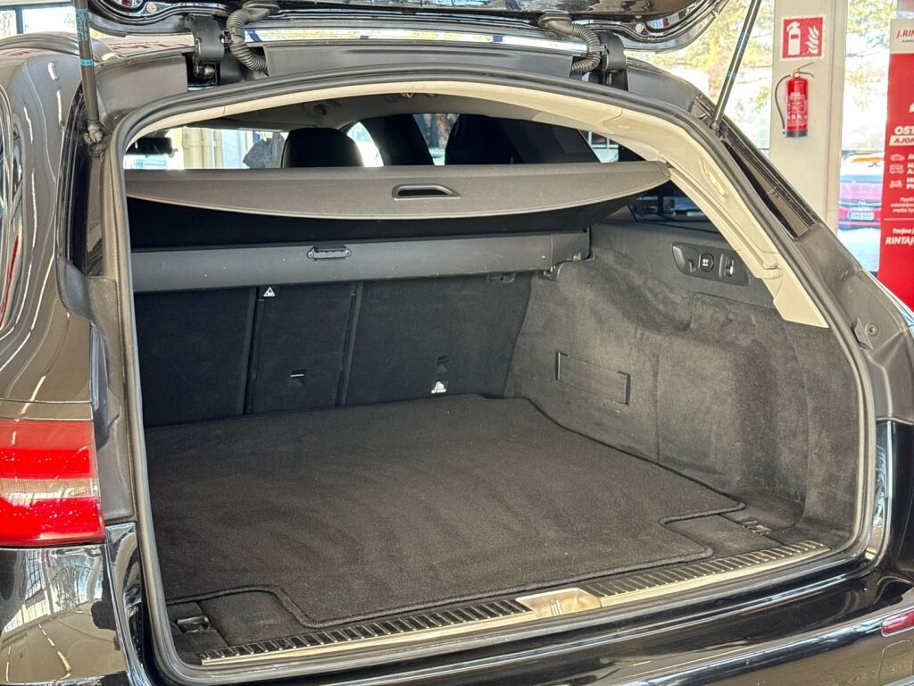 Mercedes-Benz E 2017 Musta