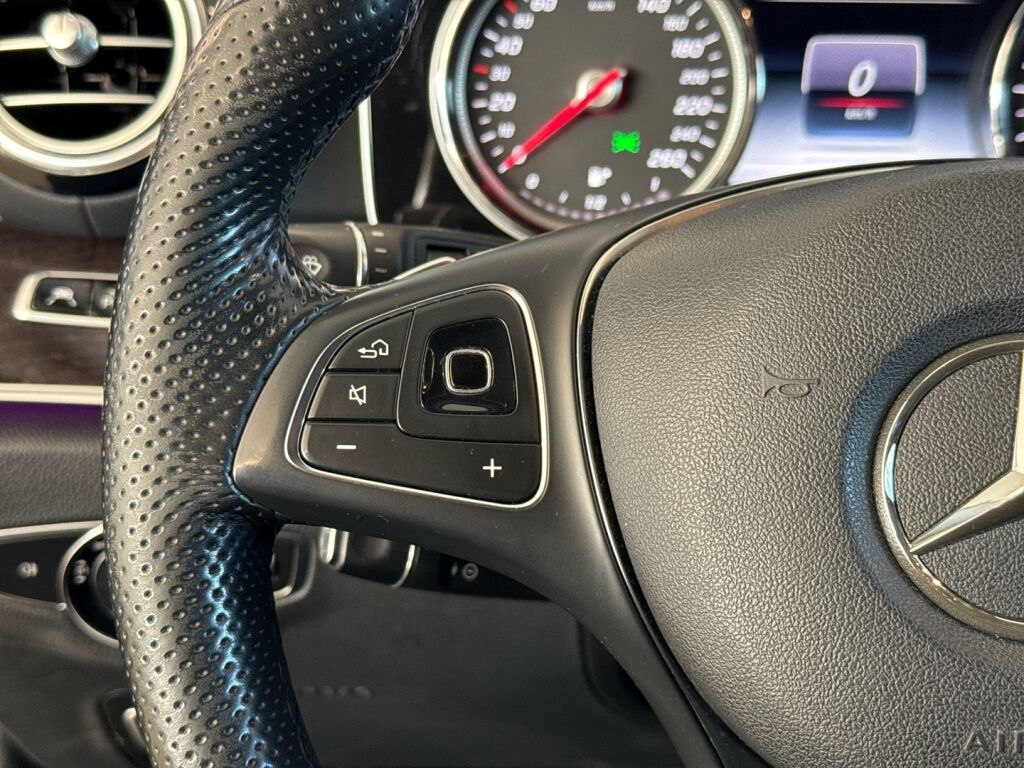 Mercedes-Benz E 2017 Musta