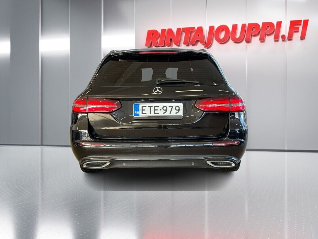 Mercedes-Benz E 2017 Musta