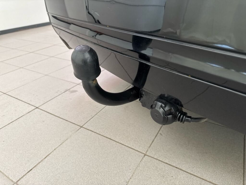 Mercedes-Benz E 2012 Musta