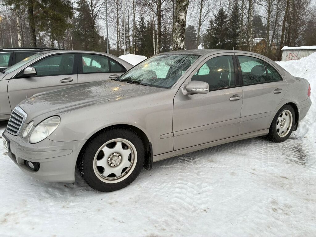 Mercedes-Benz E 2007 Harmaa