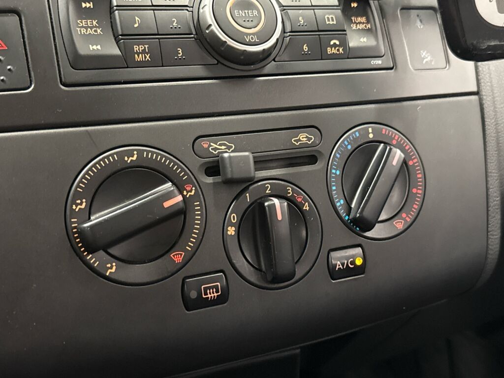 Nissan Tiida 2008 Hopea