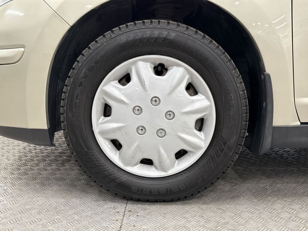 Nissan Tiida 2008 Hopea