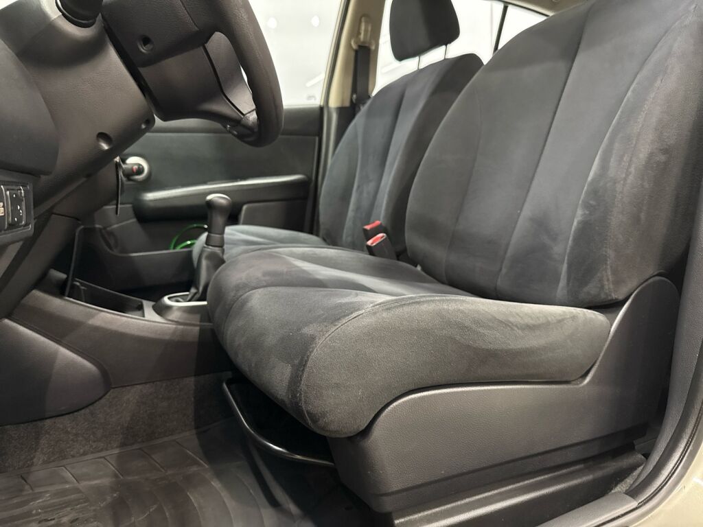 Nissan Tiida 2008 Hopea