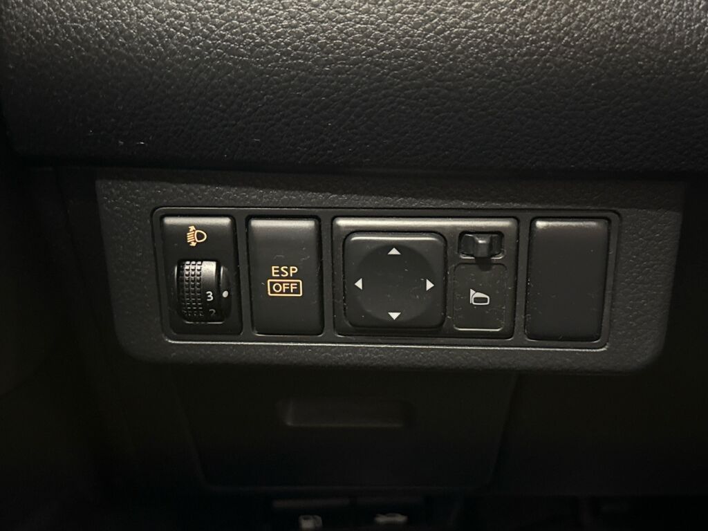 Nissan Tiida 2008 Hopea