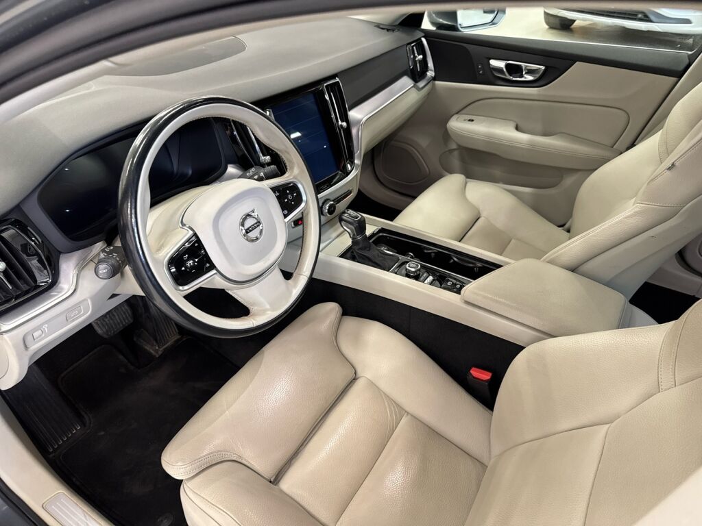 Volvo V60 2020 Harmaa