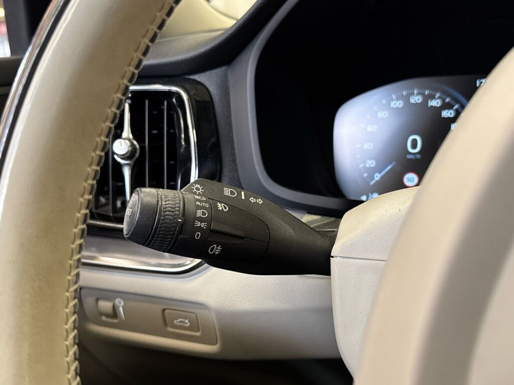 Volvo V60 2020 Harmaa