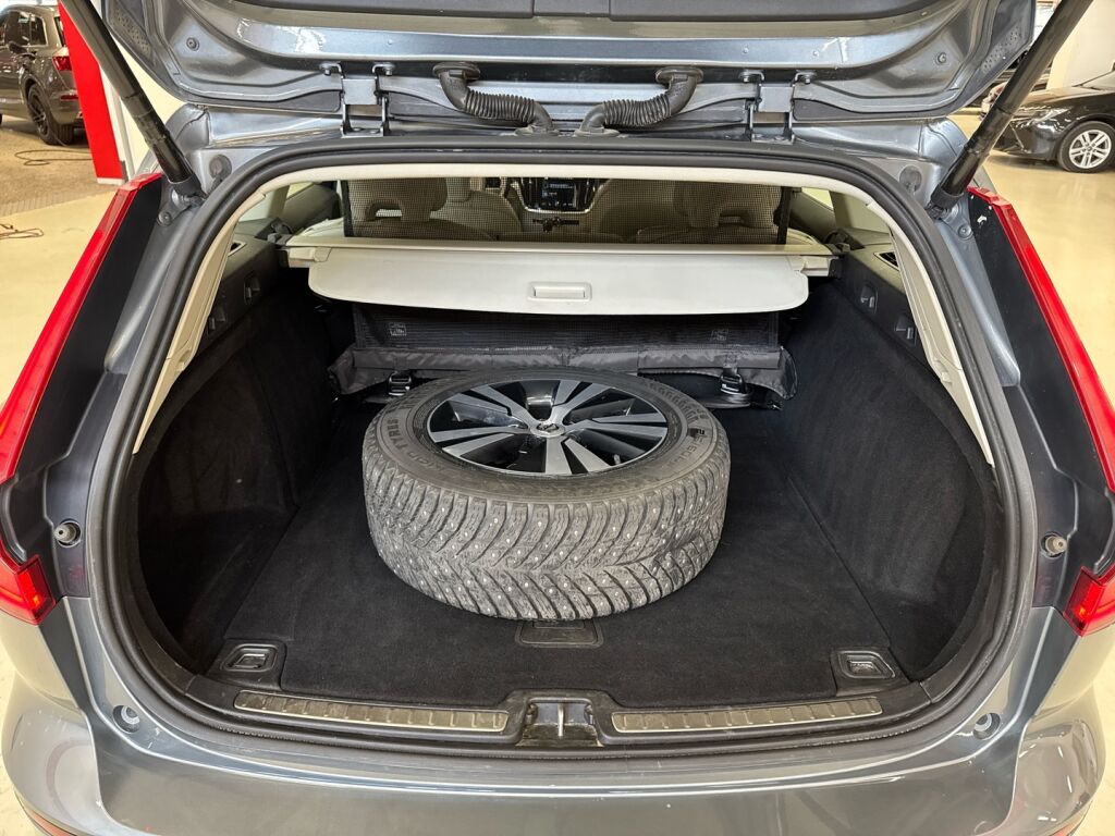 Volvo V60 2020 Harmaa