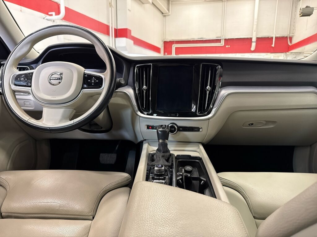 Volvo V60 2020 Harmaa