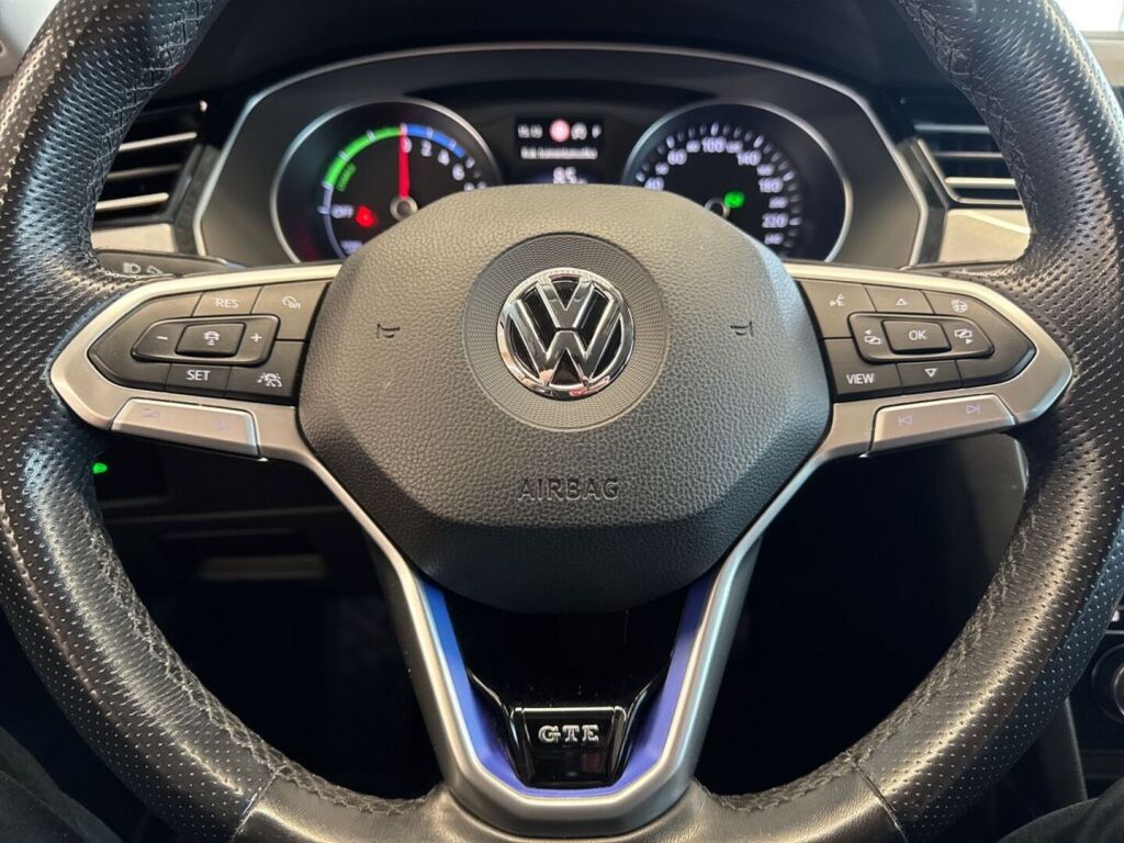 Volkswagen Passat 2020 Musta