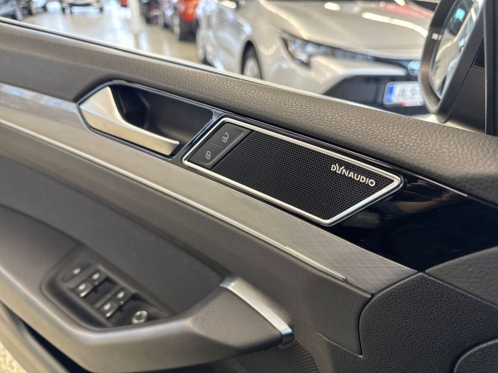 Volkswagen Passat 2020 Musta