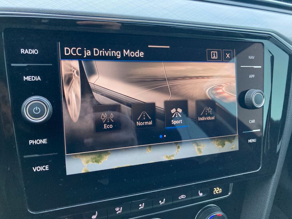 Volkswagen Passat 2020 Musta