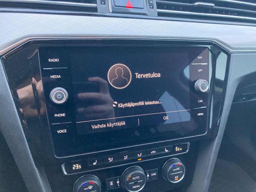 Volkswagen Passat 2020 Musta