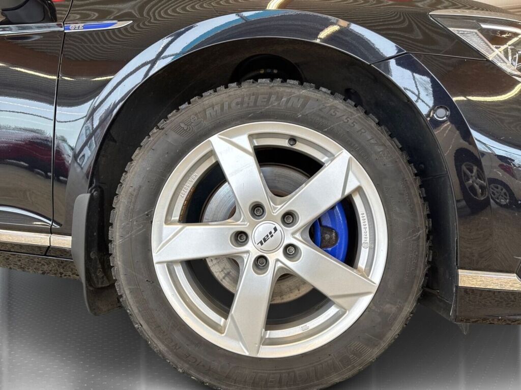 Volkswagen Passat 2020 Musta