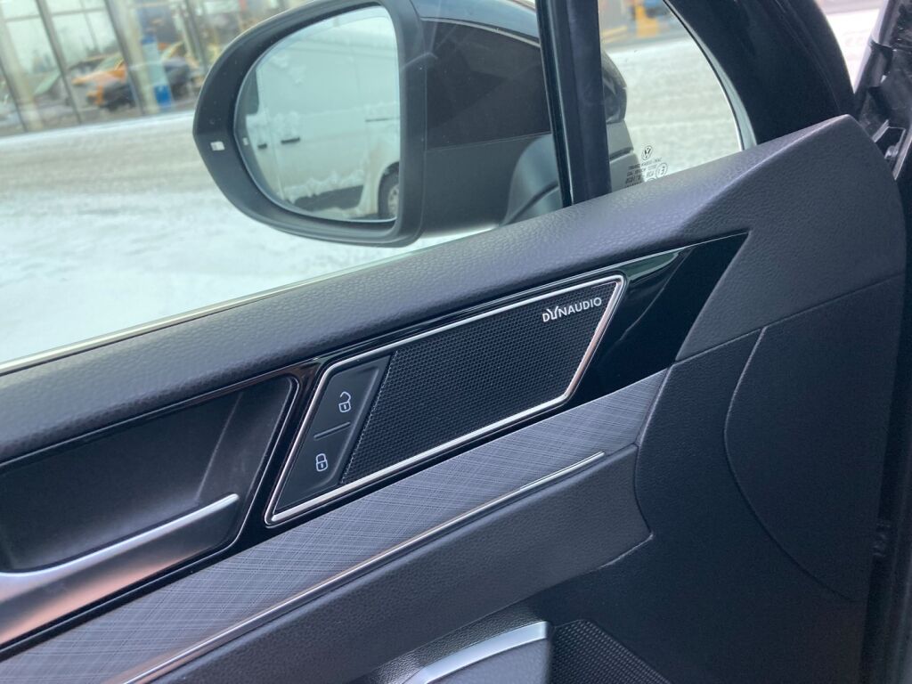 Volkswagen Passat 2020 Musta