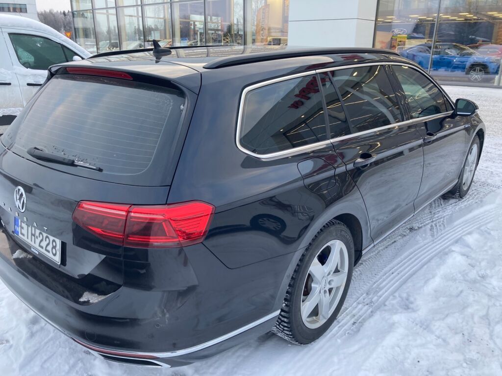 Volkswagen Passat 2020 Musta