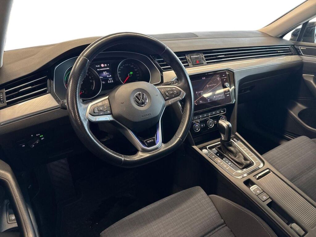 Volkswagen Passat 2020 Musta