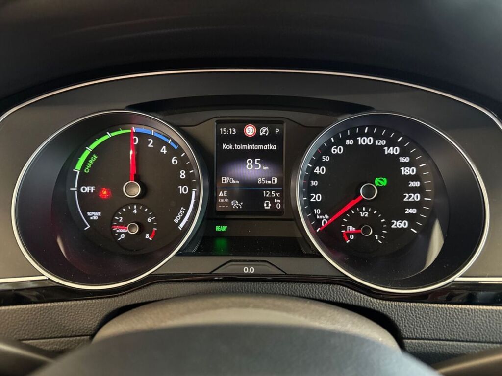 Volkswagen Passat 2020 Musta