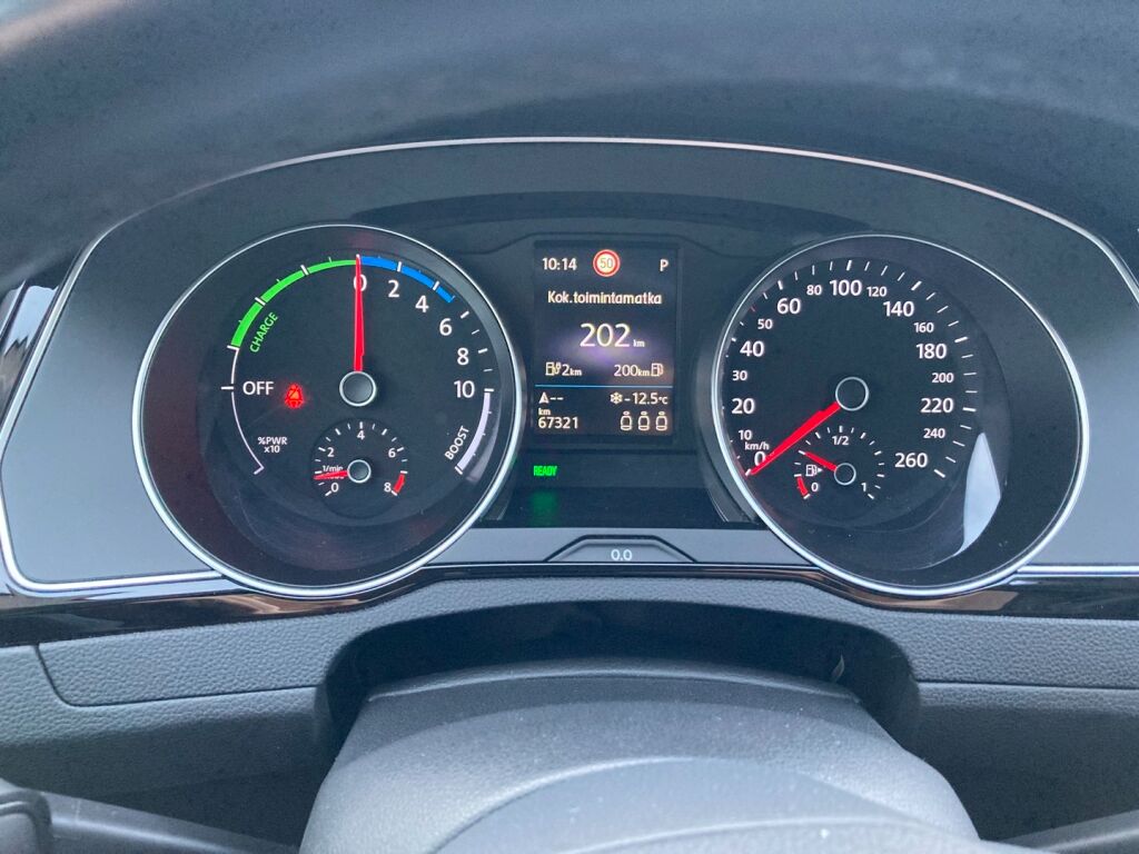 Volkswagen Passat 2020 Musta