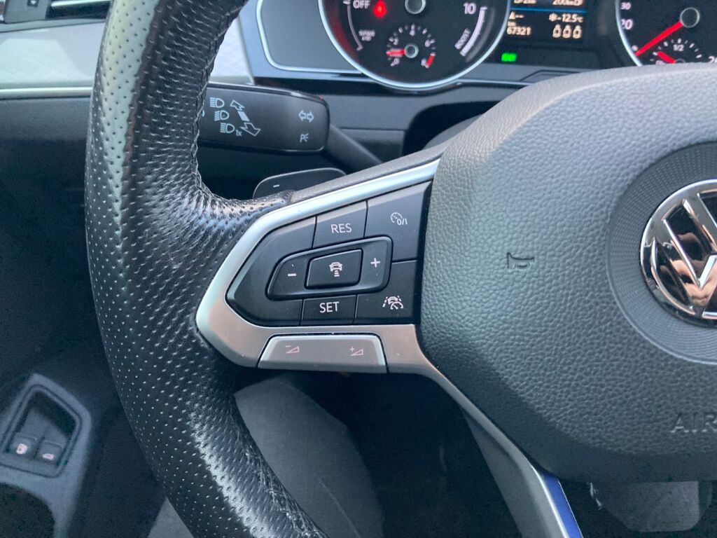 Volkswagen Passat 2020 Musta