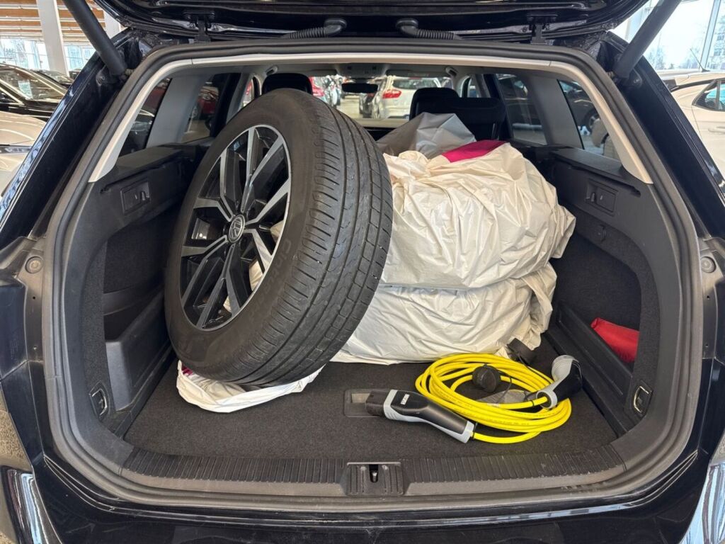 Volkswagen Passat 2020 Musta