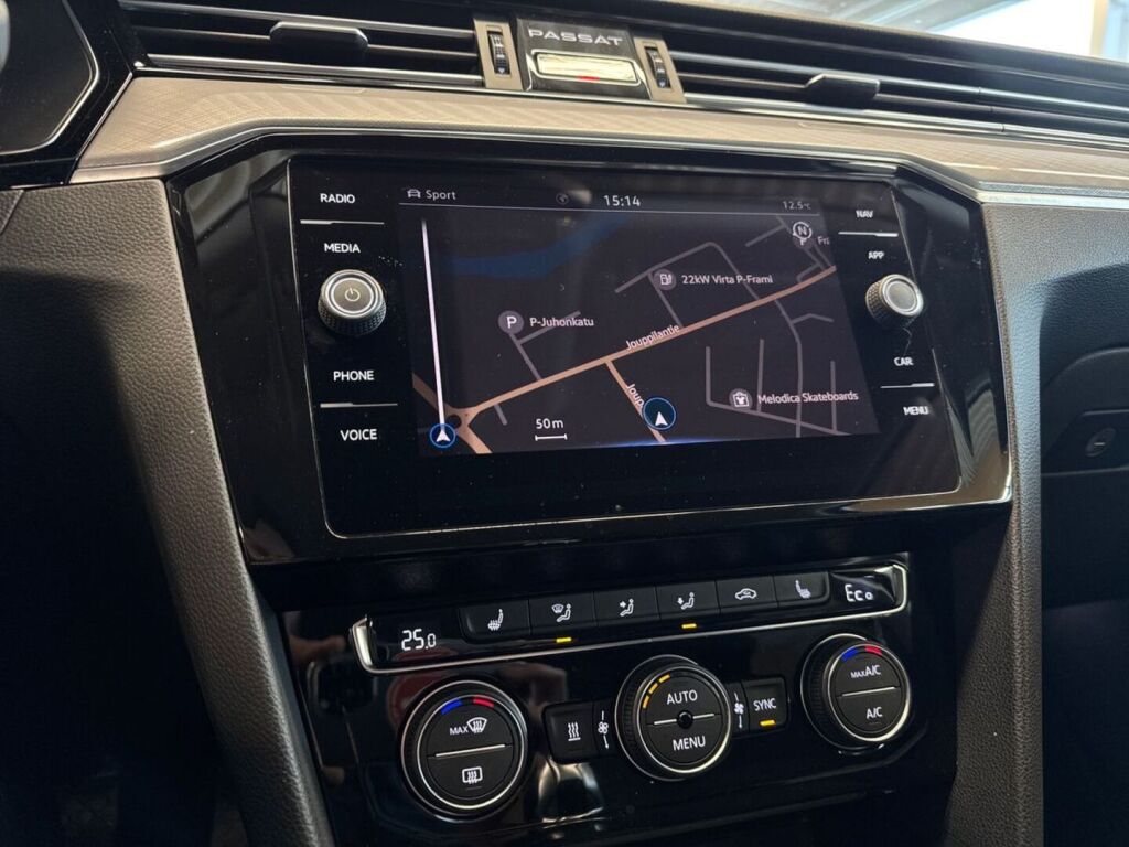 Volkswagen Passat 2020 Musta