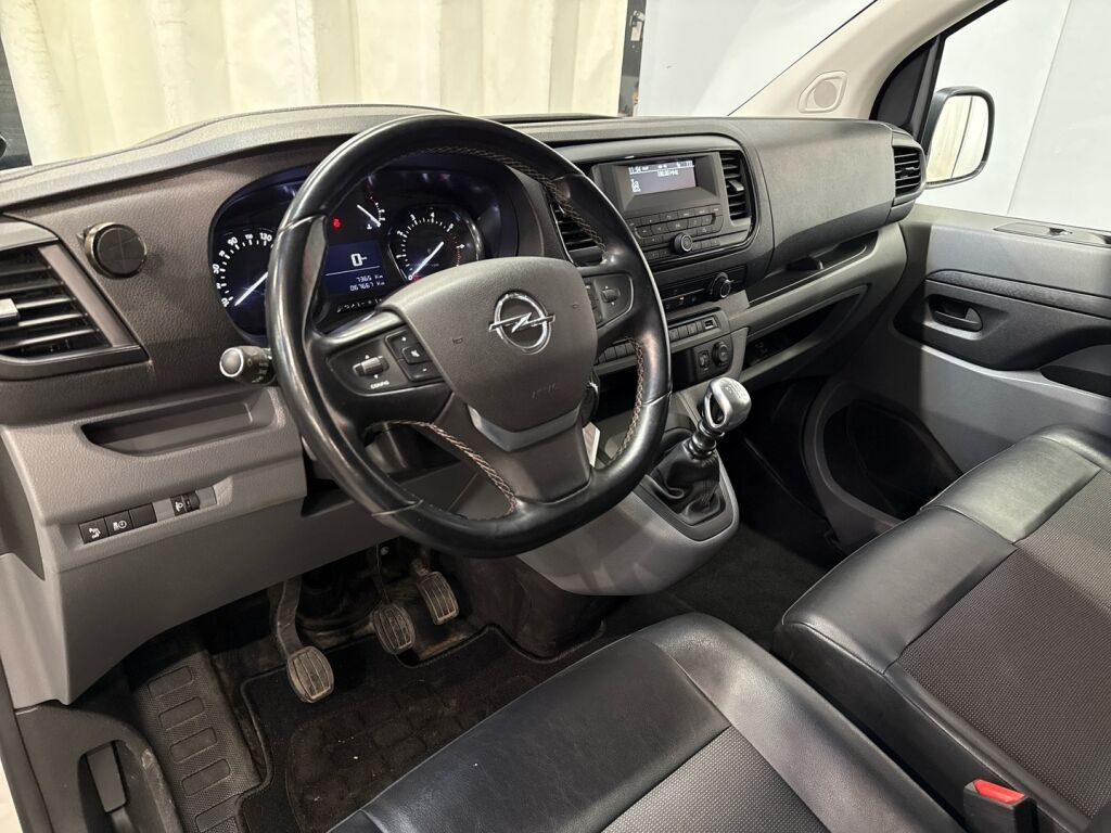 Opel Vivaro 2021 Valkoinen